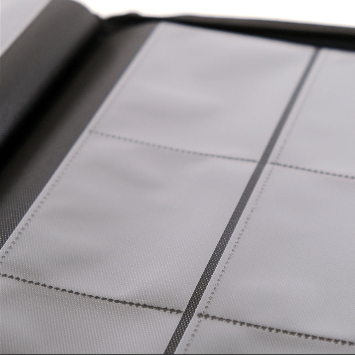 SleeveMySeal - Binder 12 Pocket Zippered per Toploader - Black