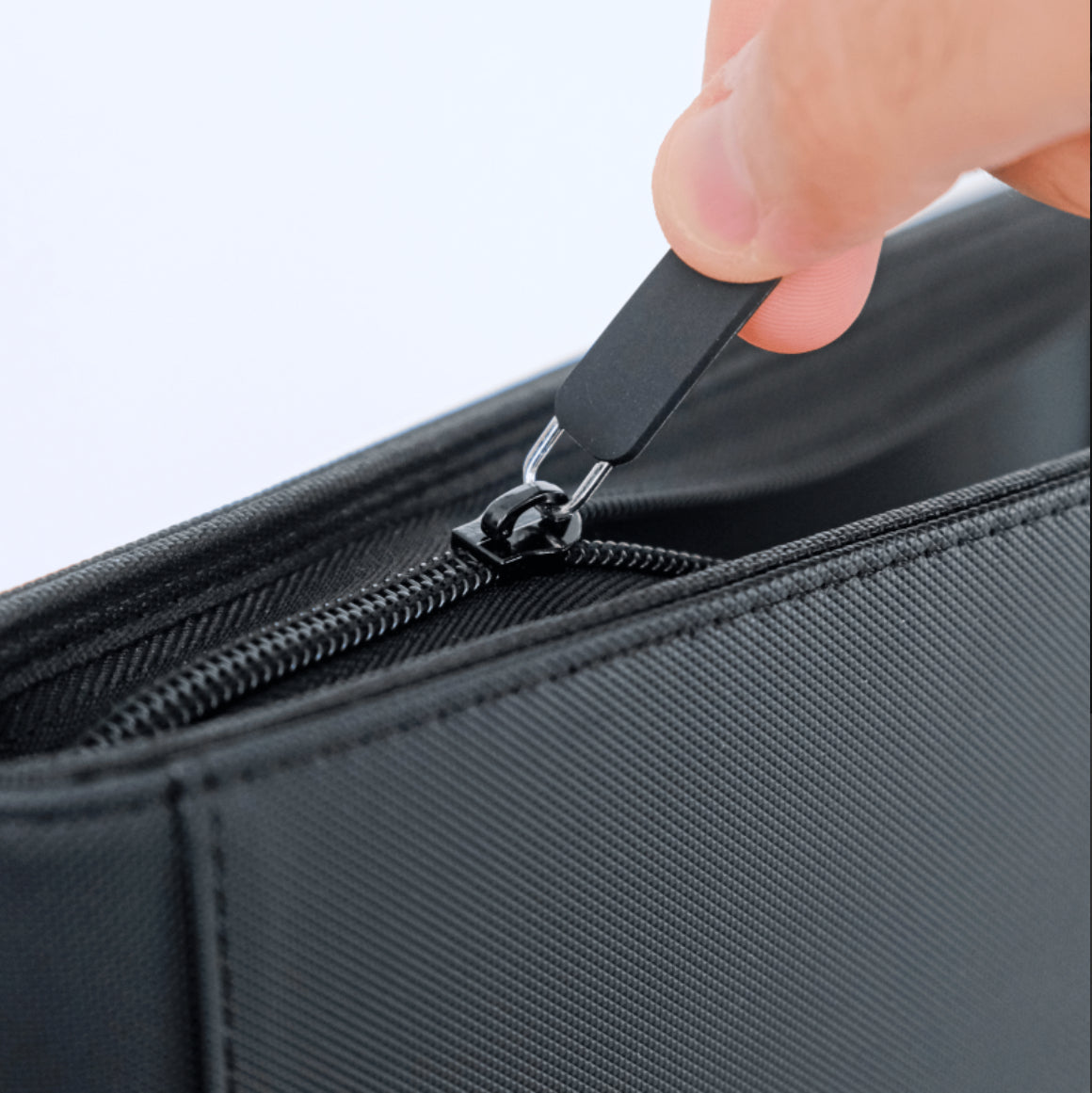 SleeveMySeal - Binder 12 Pocket Zippered - Black